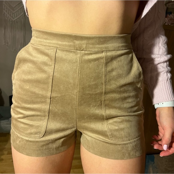 Aritzia Wilfred boissier short in camel - Picture 3 of 7